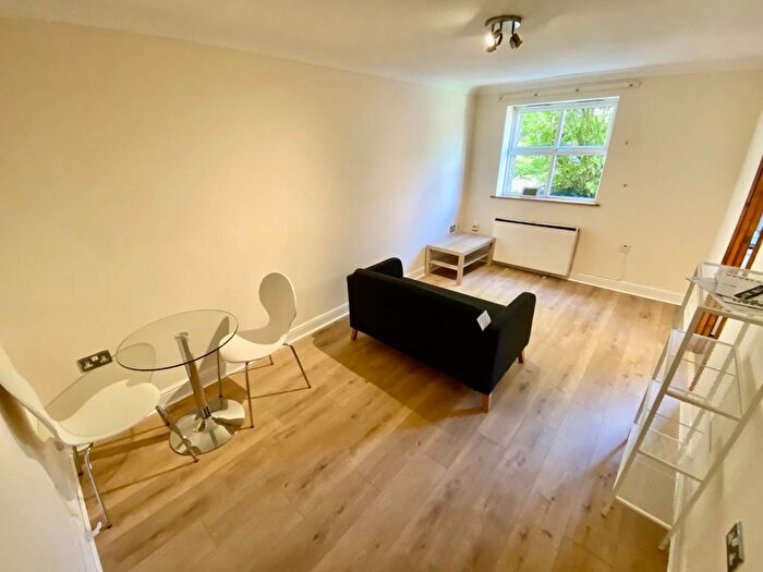 1 Bedroom Flat To Rent In Dumbarton House Court, Bryn Y Mor Crescent, Brynmill, Swansea, SA1