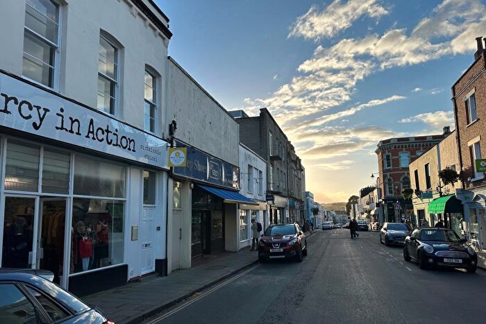 2 Bedroom Apartment To Rent In Princess Victoria Street - Clifton Village, BS8