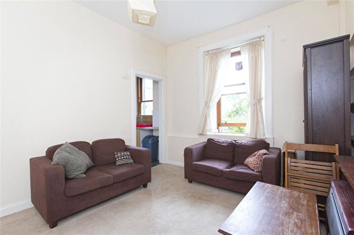 2 Bedroom Flat To Rent In Buccleuch Street, Edinburgh, EH8