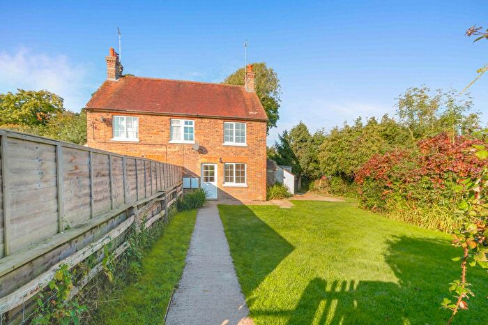 2 Bedroom Cottage To Rent In Eastern Road, Wivelsfield Green, RH17