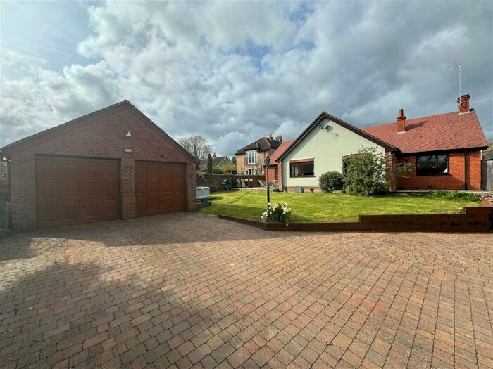 3 Bedroom Detached Bungalow For Sale In Station Road, Little Bytham, NG33