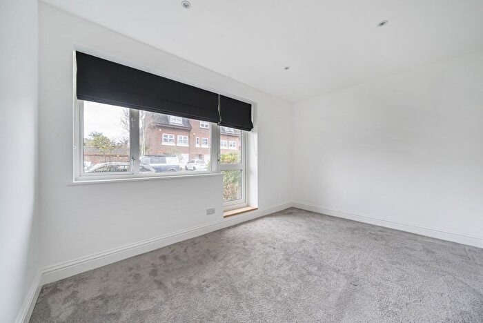 1 Bedroom Flat To Rent In High Wigsell, Twickenham Road, Teddington, TW11