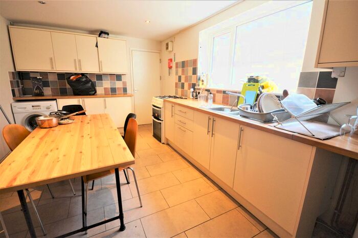 5 Bedroom Property To Rent In Richardson Street, Sandfields, Swansea, SA1