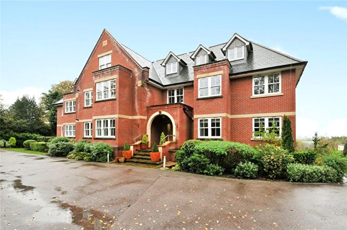 2 Bedroom Flat To Rent In Pembury Place, Trinity Close, Tunbridge Wells, Kent, TN2