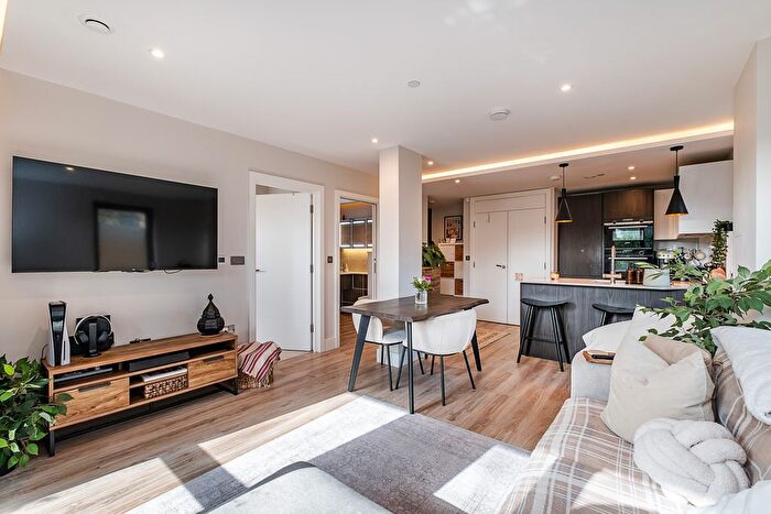 1 Bedroom Flat For Sale In Edna Road, London, SW20