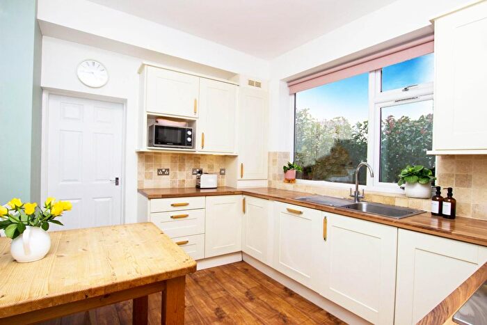 3 Bedroom Terraced House For Sale In Sunnyhurst Lane, Darwen, BB3