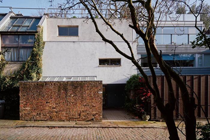 3 Bedroom Mews For Sale In London, NW1