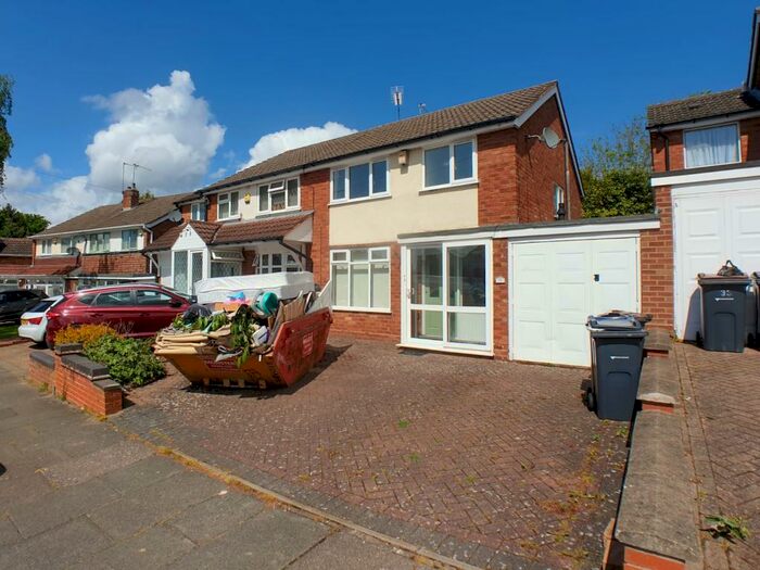 3 Bedroom Semi-Detached House To Rent In Hough Road, Birmingham, B14