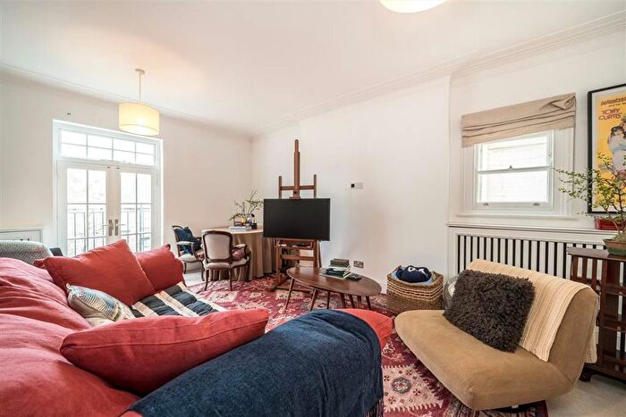 2 Bedroom Flat To Rent In Elm Park Road, Chelsea, SW3