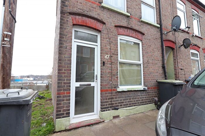 End Terrace House For Sale In Luton, LU1
