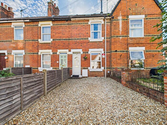3 Bedroom Terraced House For Sale In Southend Road, Basingstoke, RG21