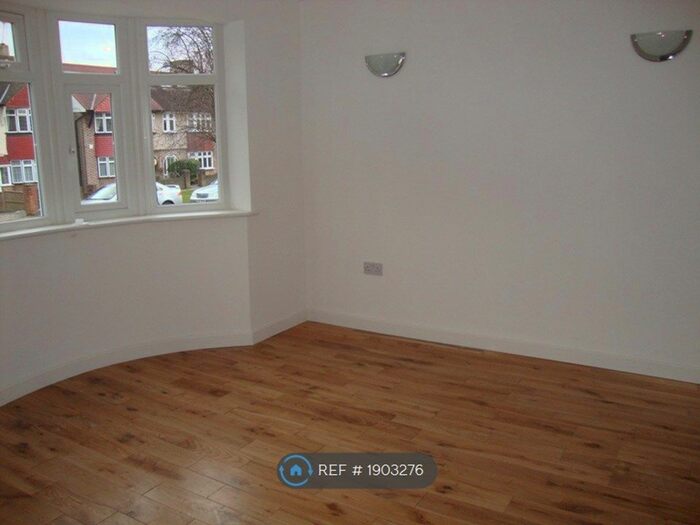 5 Bedroom Terraced House To Rent In Churston Drive, Morden, SM4