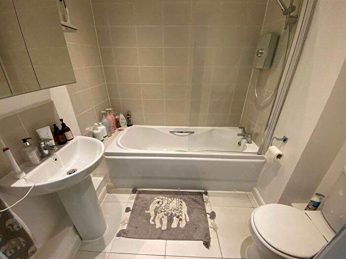 1 Bedroom Flat To Rent In Constables Way, Hertford, SG13