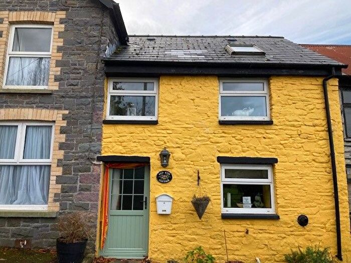 2 Bedroom Cottage To Rent In Llangadog, SA19