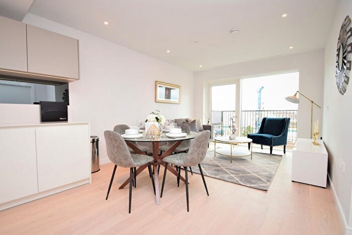 1 Bedroom Flat To Rent In Chelsea Creek, London, SW6