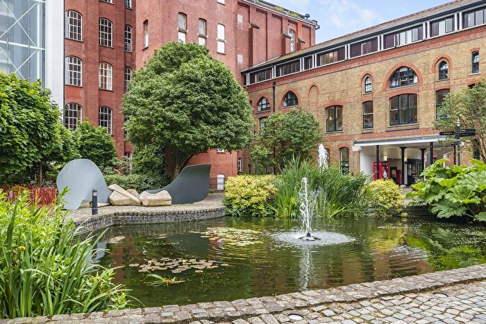 2 Bedroom Flat To Rent In Manhattan Building, Bow Quarter, London, E3