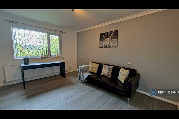 1 Bedroom Flat To Rent In Gower Street, Oldham, OL1