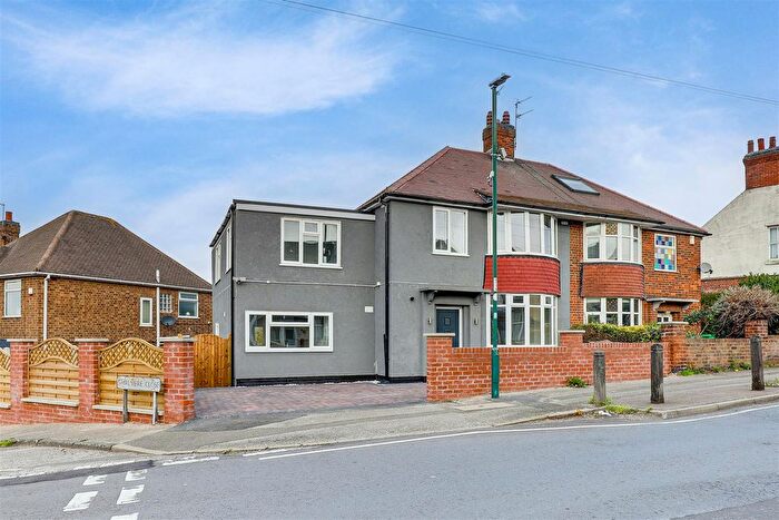 5 Bedroom Semi-Detached House For Sale In Thorneywood Mount, Thorneywood, Nottinghamshire, NG3