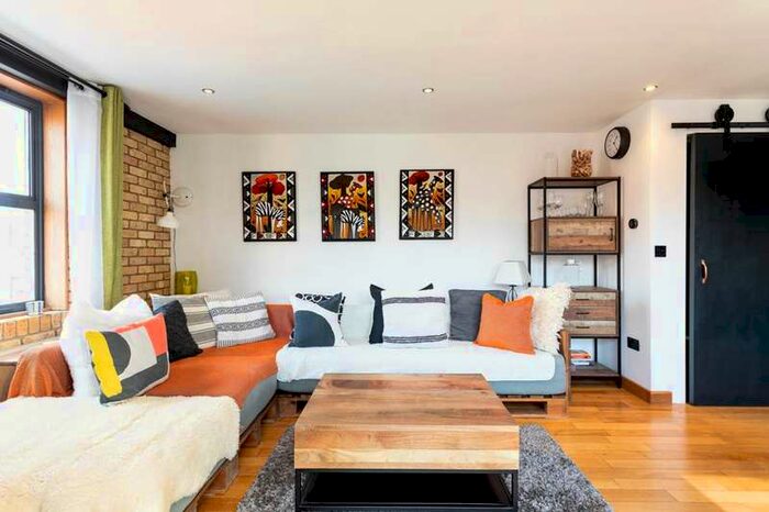 1 Bedroom Flat To Rent In Winchester House, Southwark Bridge Road, Borough, SE1