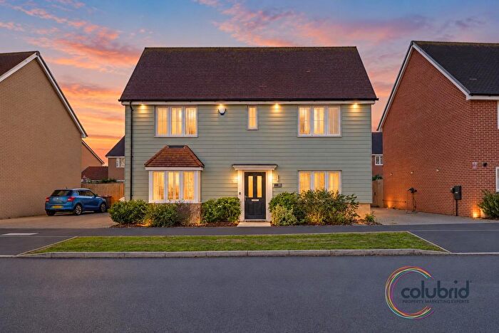 4 Bedroom Detached House For Sale In Athelstan Crescent, Rochford, SS4