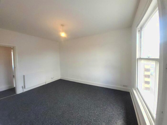 3 Bedroom Flat To Rent In High Street, Herne Bay, CT6