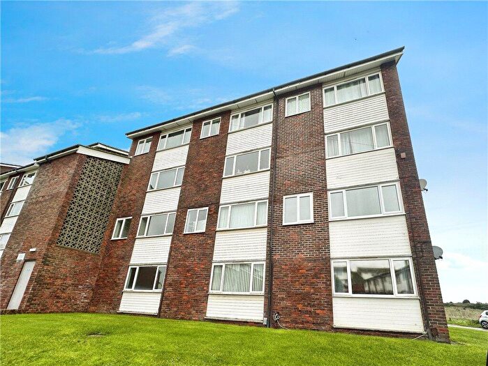 3 Bedroom Maisonette For Sale In Lumsden Road, Southsea, Hampshire, PO4