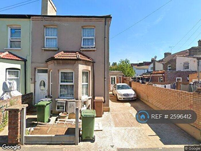 2 Bedroom Flat To Rent In Leopold Road, London, E17