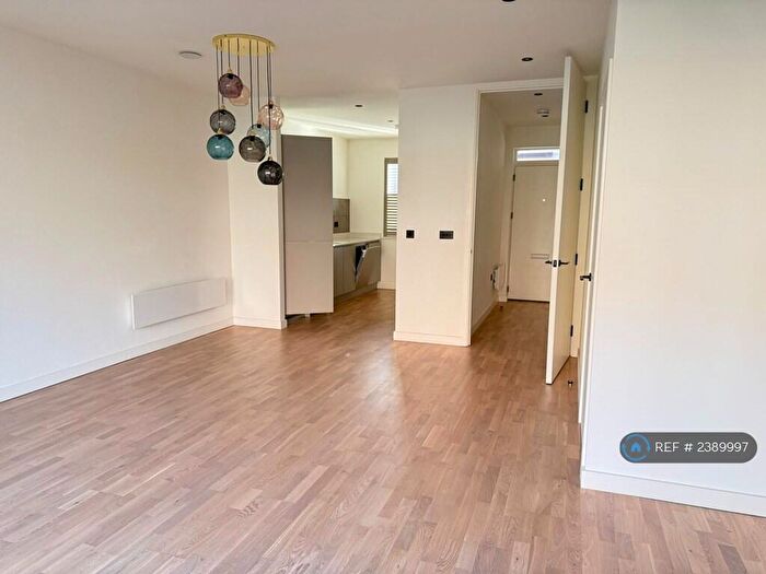 2 Bedroom Terraced House To Rent In South Loop Park, Birmingham, B16