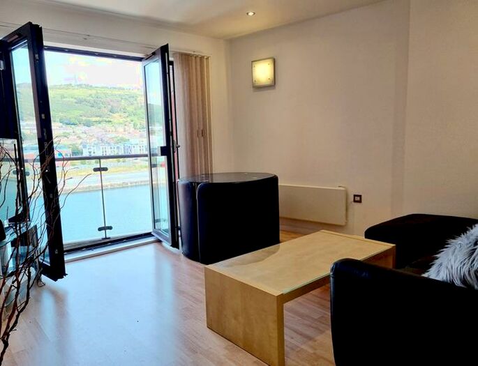 2 Bedroom Apartment To Rent In South Quay, Kings Road, Swansea, SA1