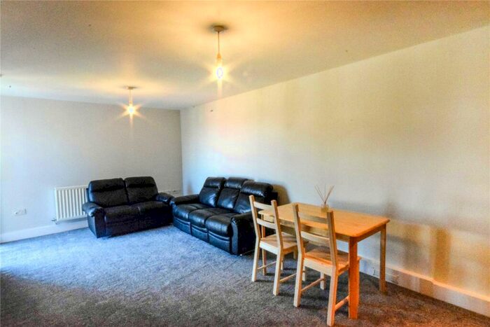 2 Bedroom Flat To Rent In Wellington Road, Eccles, M30