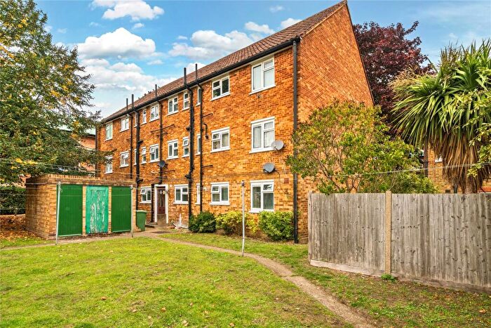 2 Bedroom Flat For Sale In Weston Road, Bromley, BR1