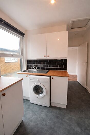 Studio To Rent In High Street, Thornton Heath, CR7