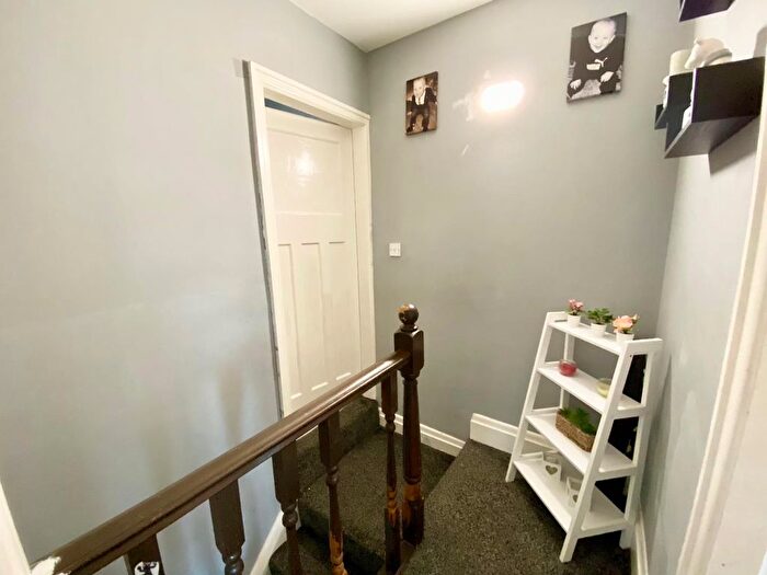 2 Bedroom Semi-Detached House For Sale In Newsome Road, Newsome, Huddersfield, HD4