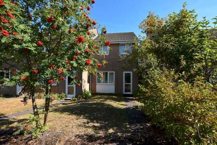 3 Bedroom Detached House To Rent In Biddisham Close, Nailsea, Bristol, BS48