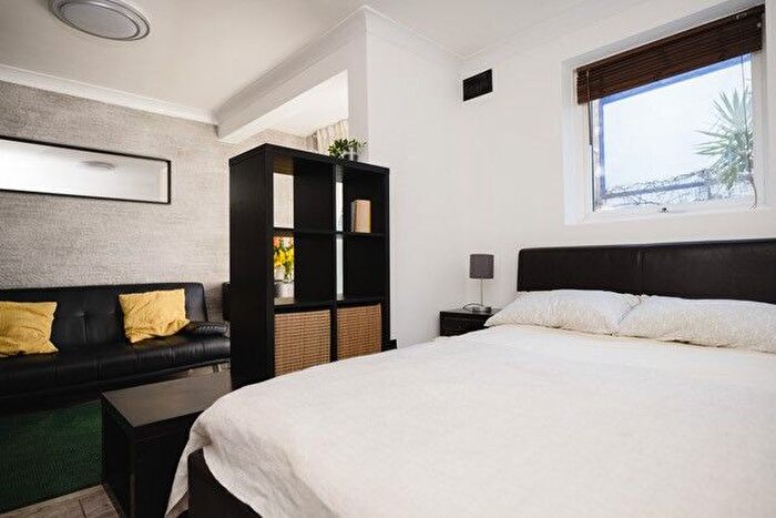 Studio To Rent In Queen Catherine House, Fulham, London, SW6