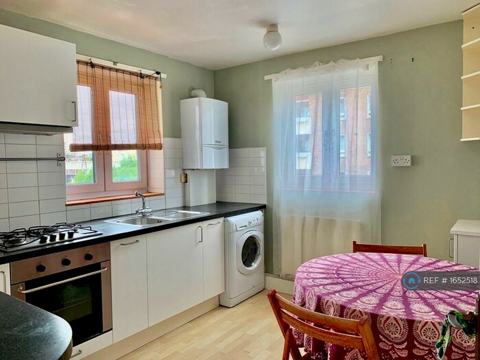 2 Bedroom Flat To Rent In Boscobel House, London, E8