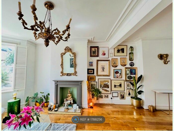 3 Bedroom Semi-Detached House To Rent In Wilton Avenue, Chiswick, W4