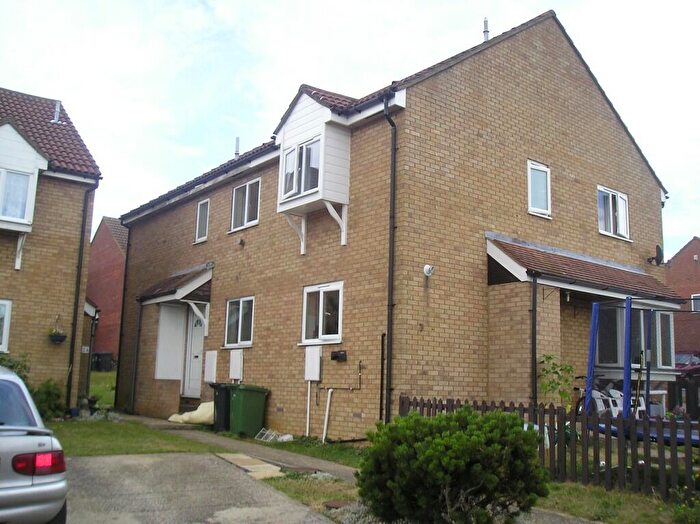 2 Bedroom House To Rent In Muntjac Close, Eaton Socon, PE19