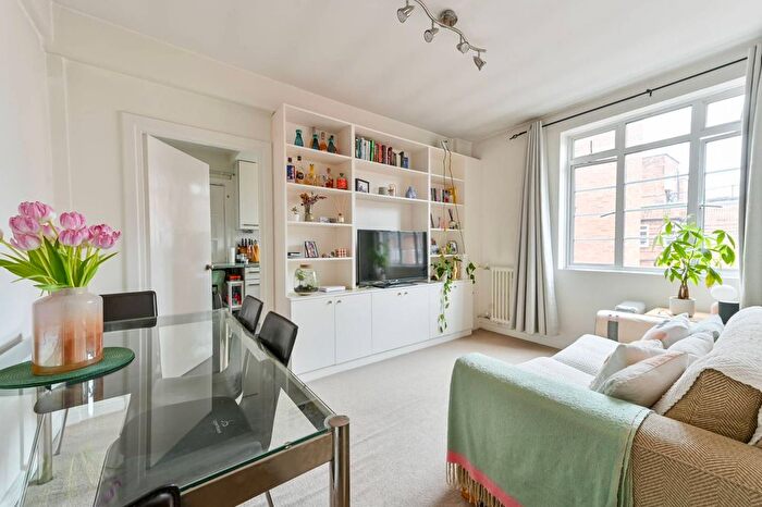 1 Bedroom Flat To Rent In Hammersmith Road, Hammersmith, London, W6