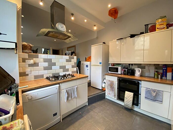 7 Bedroom Semi-Detached House To Rent In Richmond Gardens, SO17