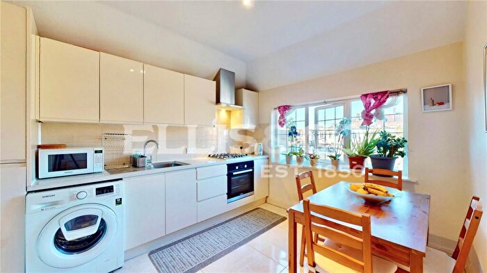 1 Bedroom Maisonette For Sale In Vivian Gardens, Wembley, HA9