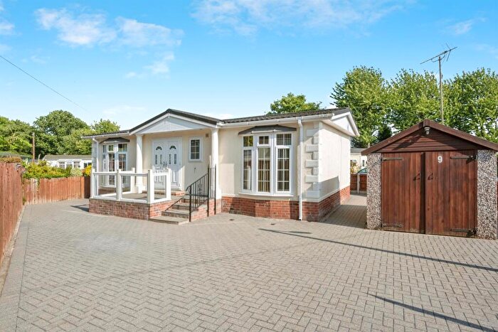 1 Bedroom Park Home For Sale In Grange Lane, Alverley, Doncaster, DN11