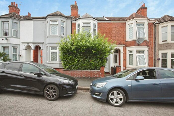 3 Bedroom Terraced House For Sale In Claremont Road, Rugby, CV21