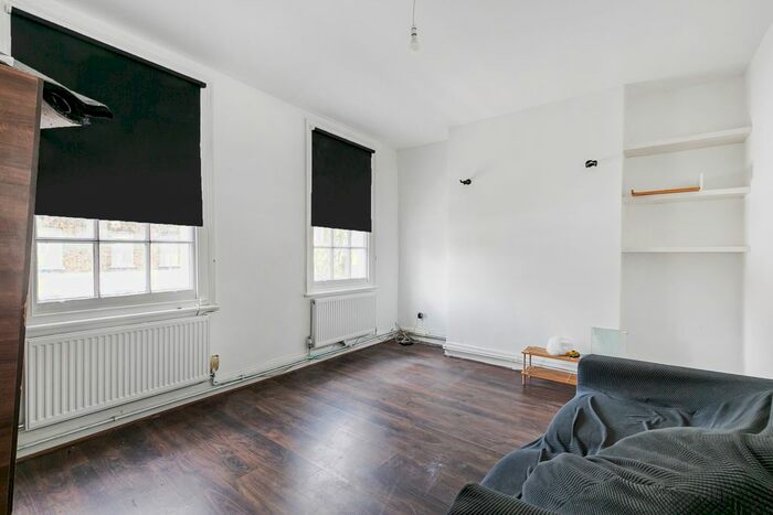 2 Bedroom Flat To Rent In Leighton Road, Kentish Town, London, NW5