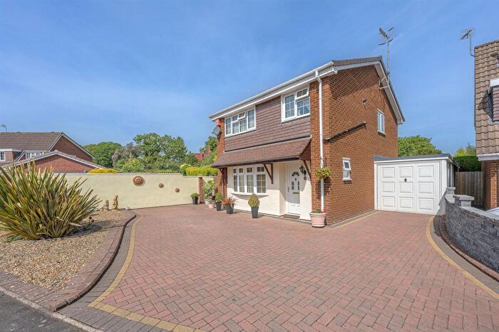 4 Bedroom Detached House For Sale In Prosper Meadow, Kingswinford, DY6