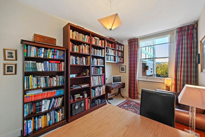 2 Bedroom Flat To Rent In Ranelagh Gardens, London, SW6