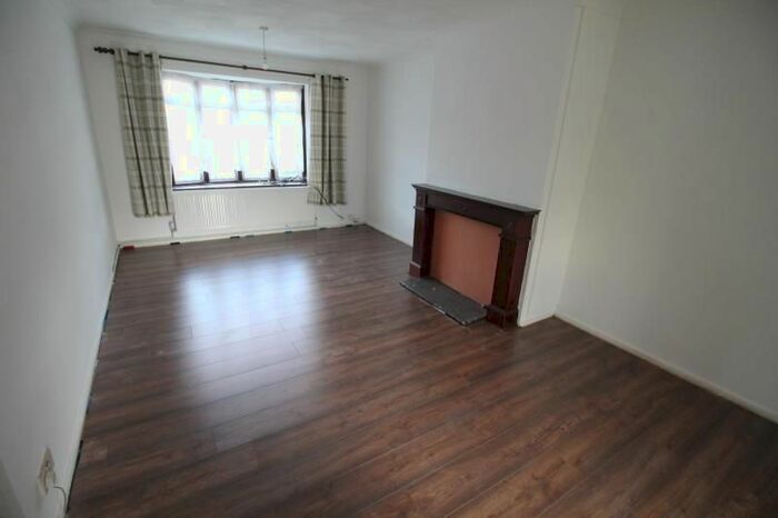 4 Bedroom Semi-Detached House To Rent In Longhouse Road, Chadwell St Mary, RM16