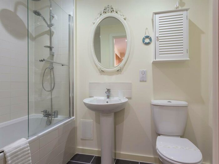 2 Bedroom Apartment To Rent In High Street, Poole, BH15