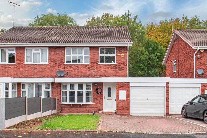 3 Bedroom Semi-Detached House For Sale In Edgmond Close, Redditch, Worcestershire, B98