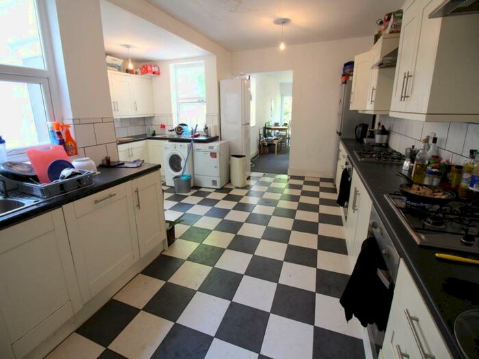 9 Bedroom House To Rent In Miskin Street, Cathays, Cardiff, CF24